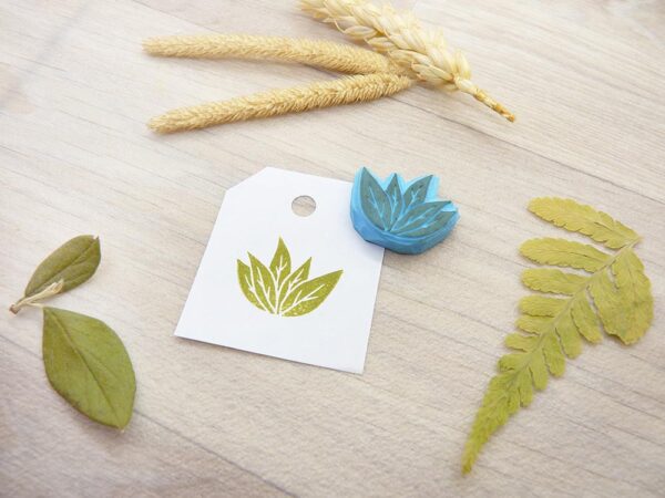 Tampon encreur "Plante à feuilles pointues" - collection plantes d'intérieur" (gravure sur gomme)